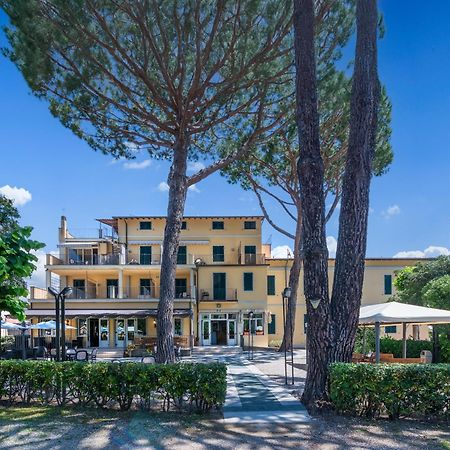 Hotel Apuana マリーナ・ディ・ピエトラサンタ エクステリア 写真