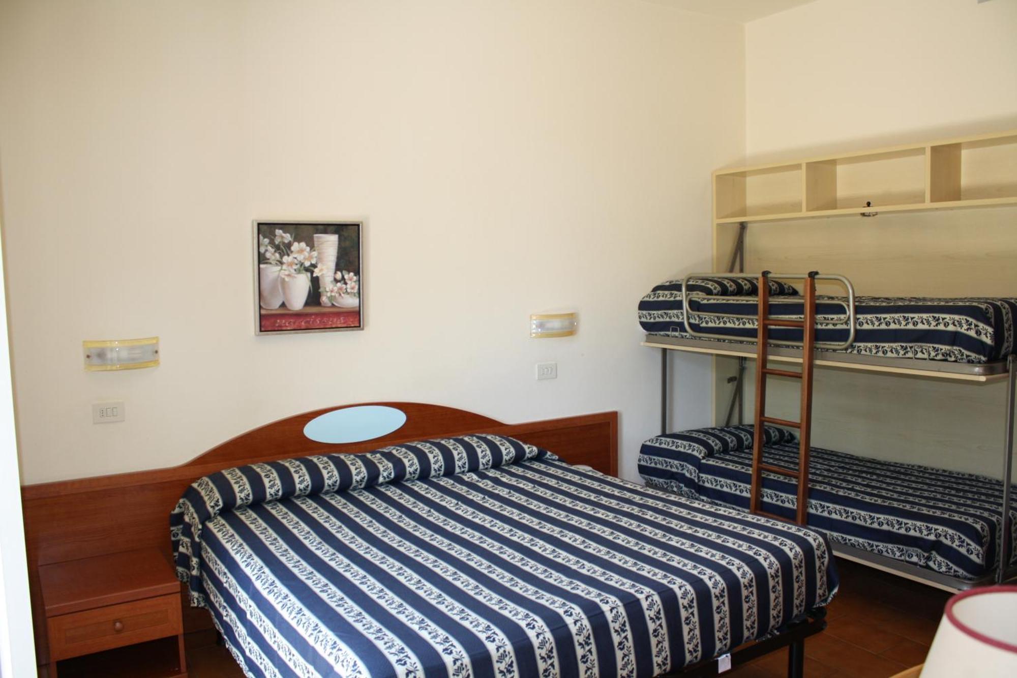 Hotel Apuana マリーナ・ディ・ピエトラサンタ 部屋 写真