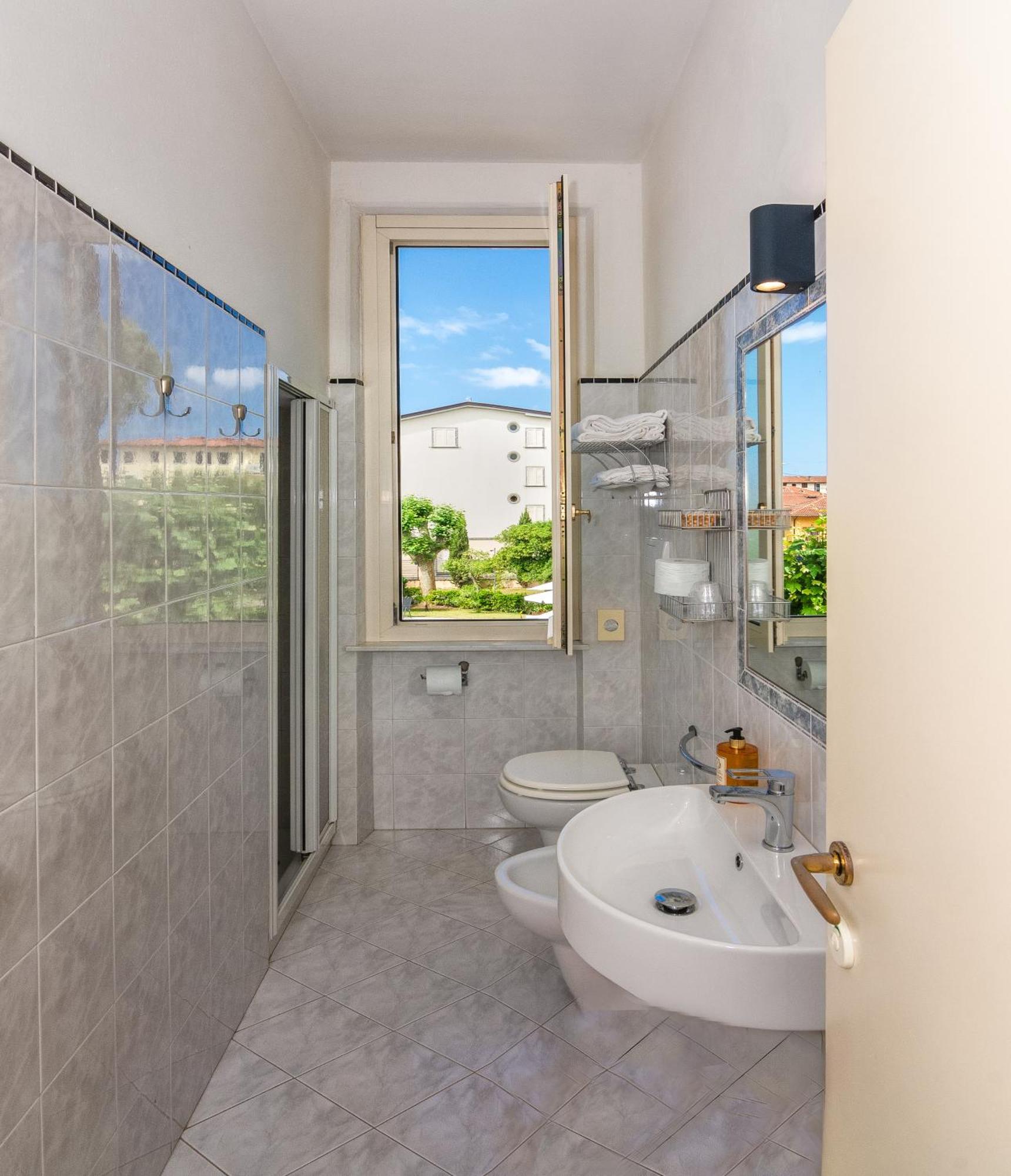 Hotel Apuana マリーナ・ディ・ピエトラサンタ エクステリア 写真